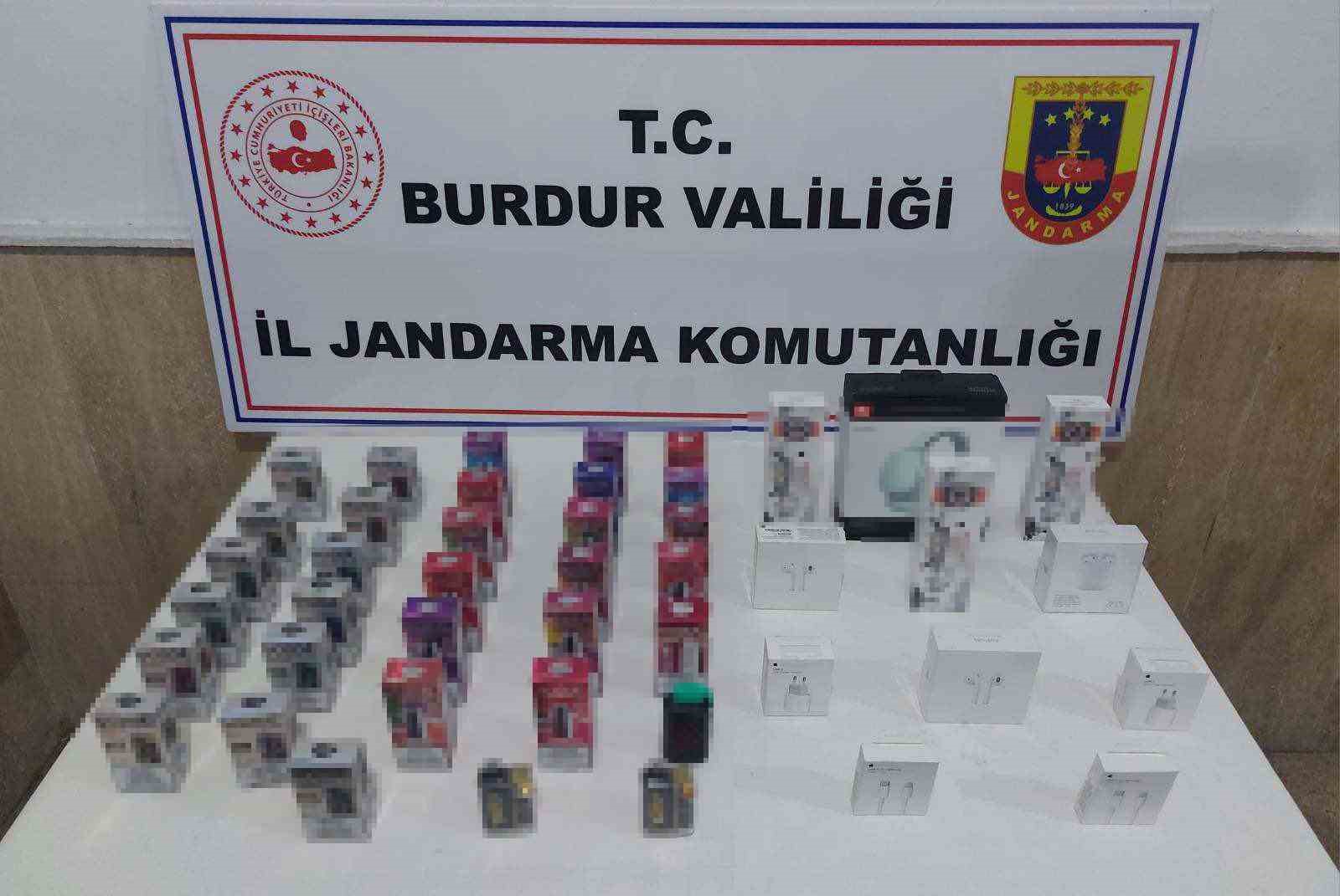 Burdur’da jandarmanın 18 günlük operasyonlarında yakalanan 5 şüpheli tutuklandı
