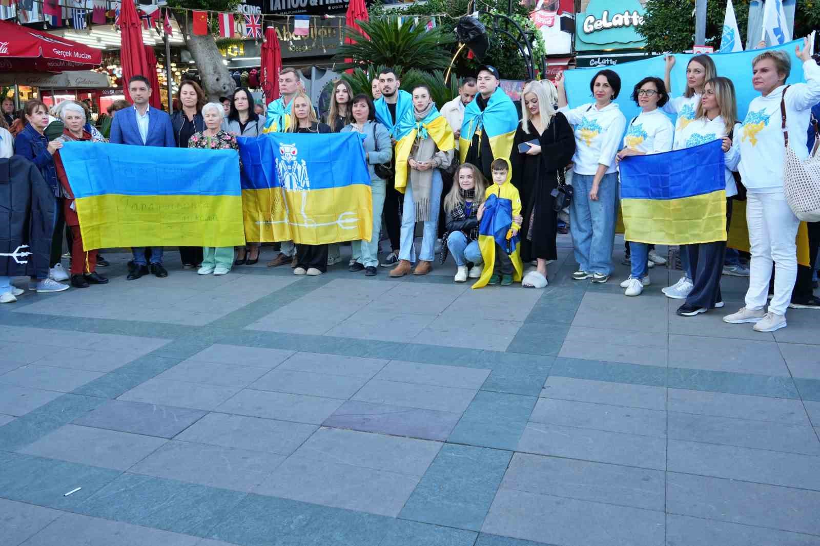 Antalya’da yaşayan yerleşik Ukraynalılardan 1000. gün açıklaması
