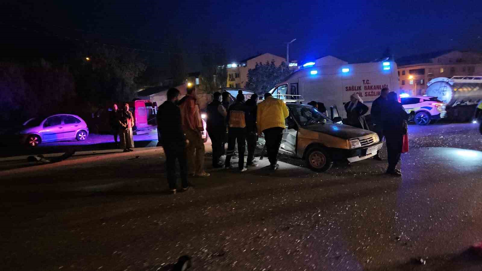 Gemlik çevreyolunda feci kaza: 3 yaralı
