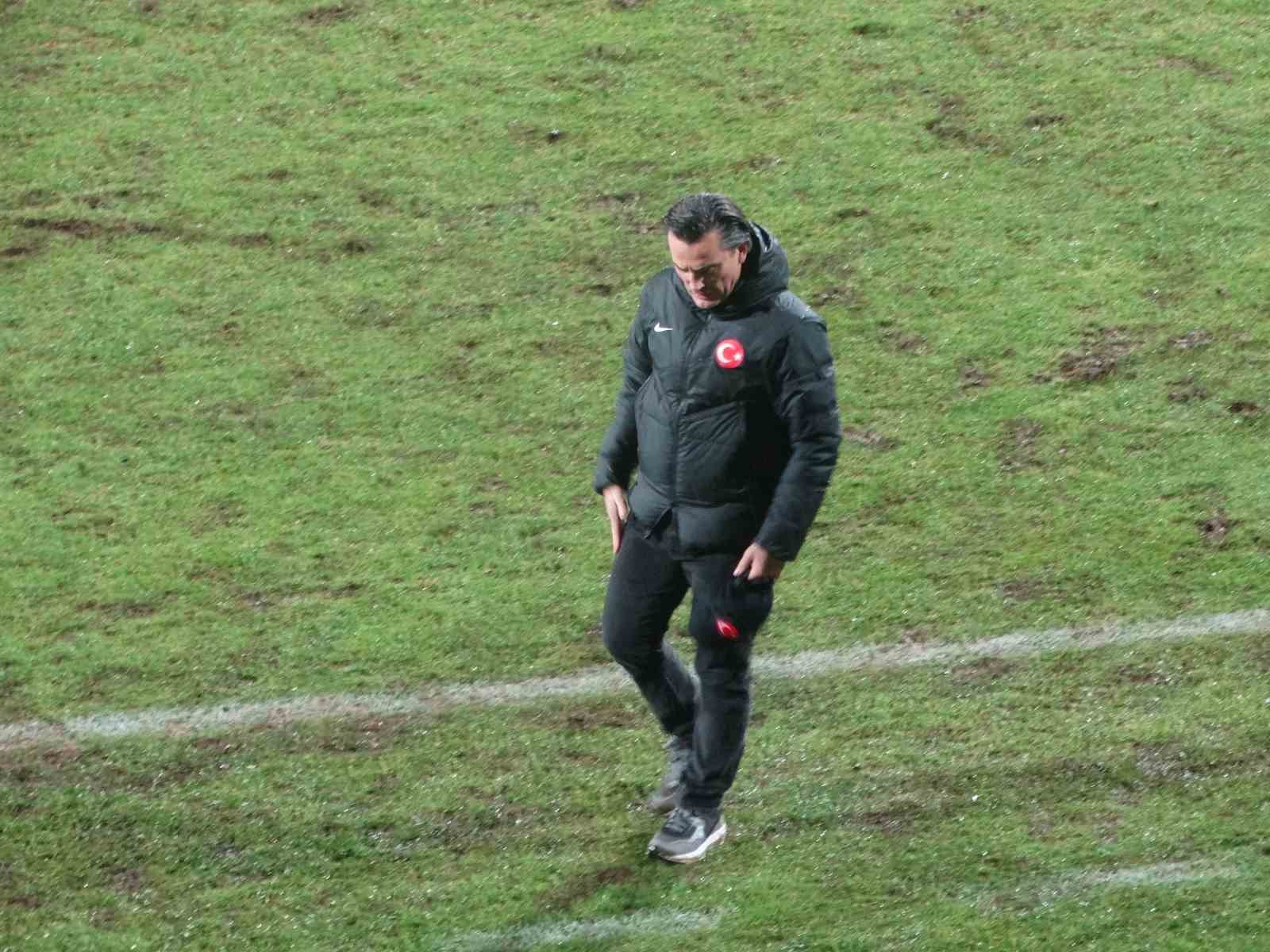 UEFA Uluslar Ligi: Karadağ: 2 - Türkiye: 1 (İlk yarı)
