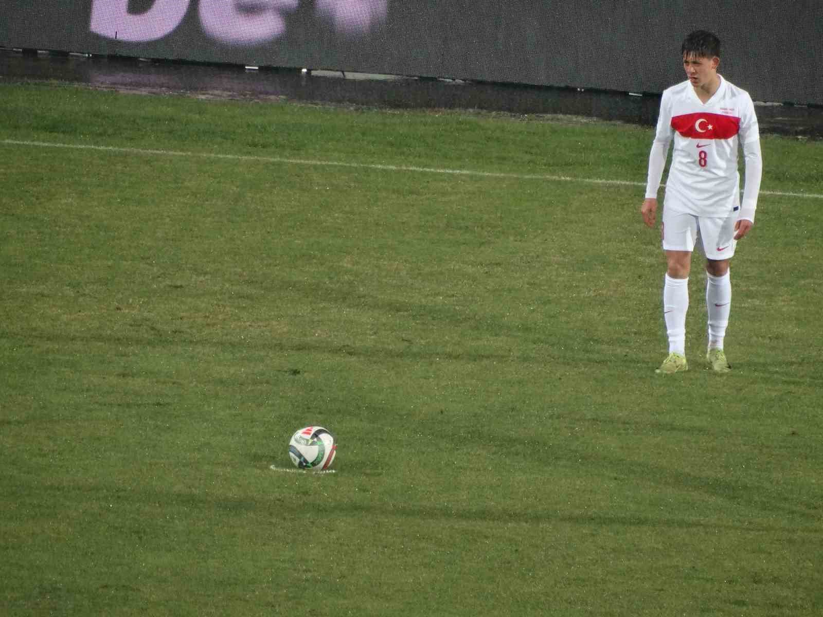 UEFA Uluslar Ligi: Karadağ: 2 - Türkiye: 1 (İlk yarı)
