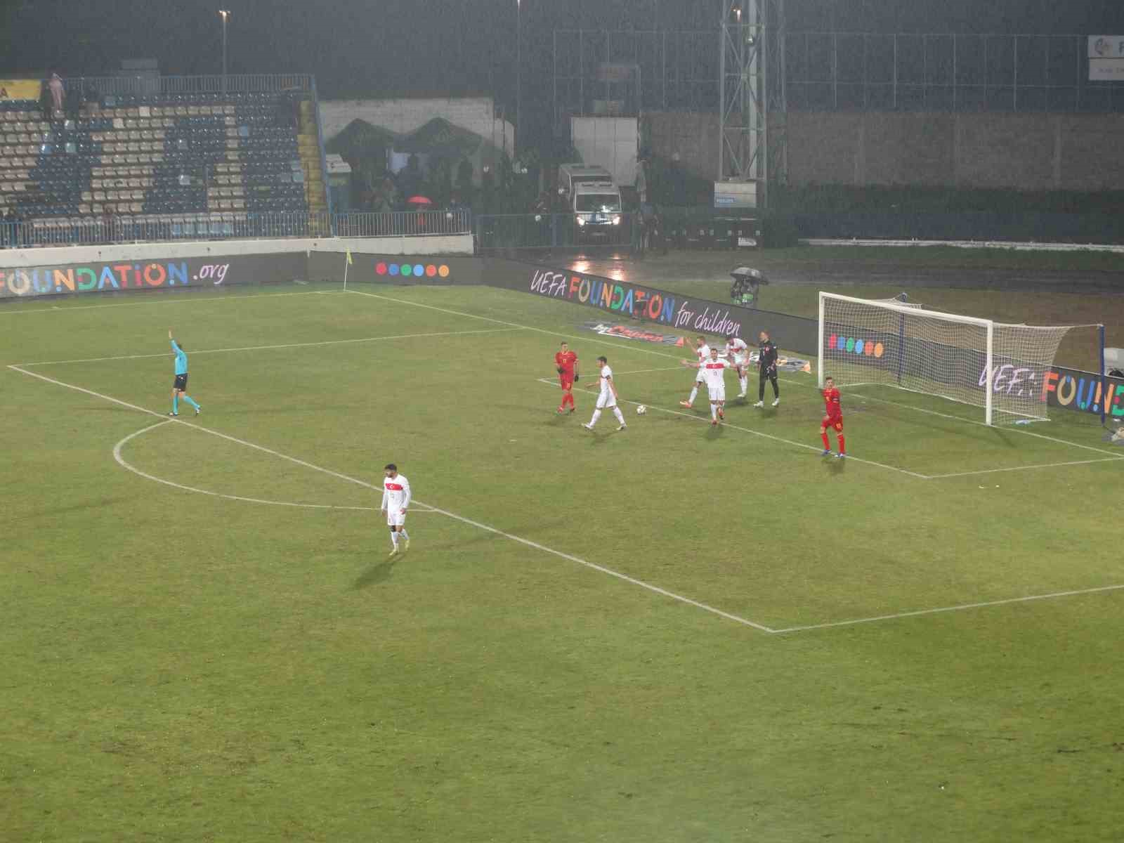 UEFA Uluslar Ligi: Karadağ: 2 - Türkiye: 1 (İlk yarı)
