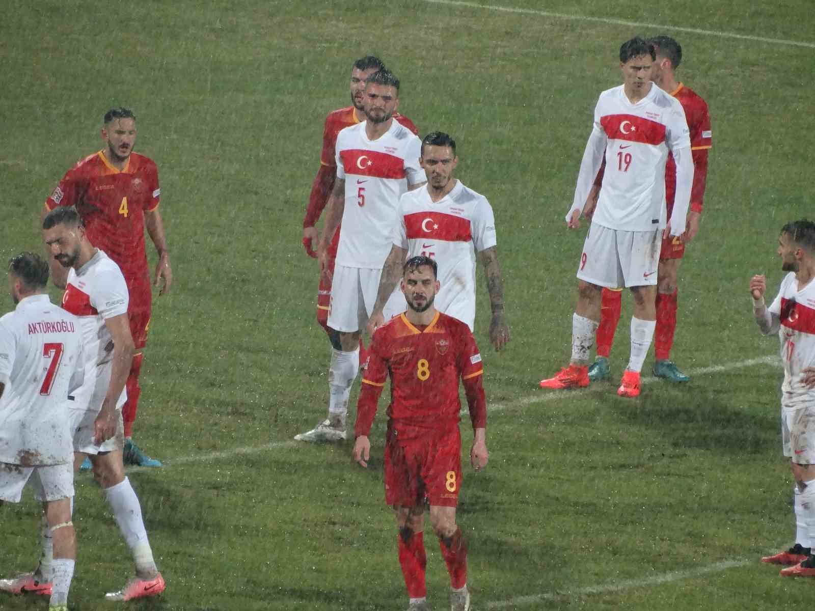 UEFA Uluslar Ligi: Karadağ: 2 - Türkiye: 1 (İlk yarı)
