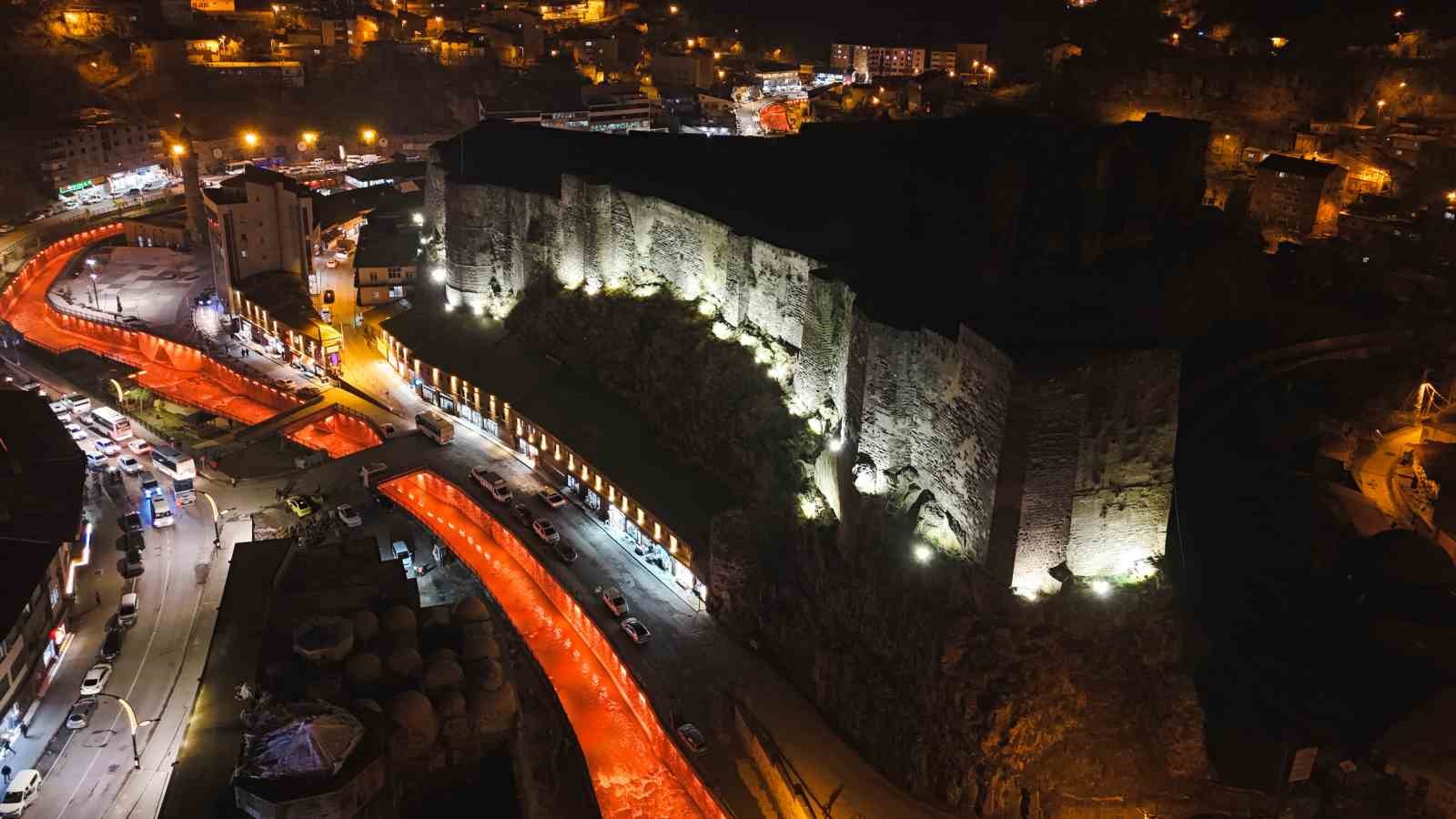 Işıklandırılan Bitlis’te gece güzelliği
