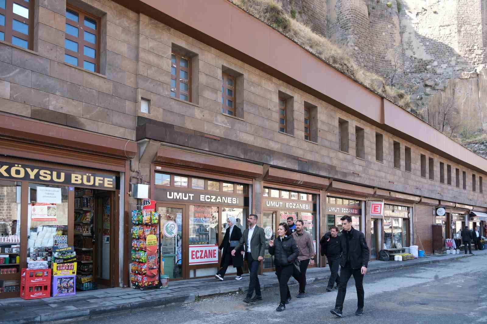 Işıklandırılan Bitlis’te gece güzelliği
