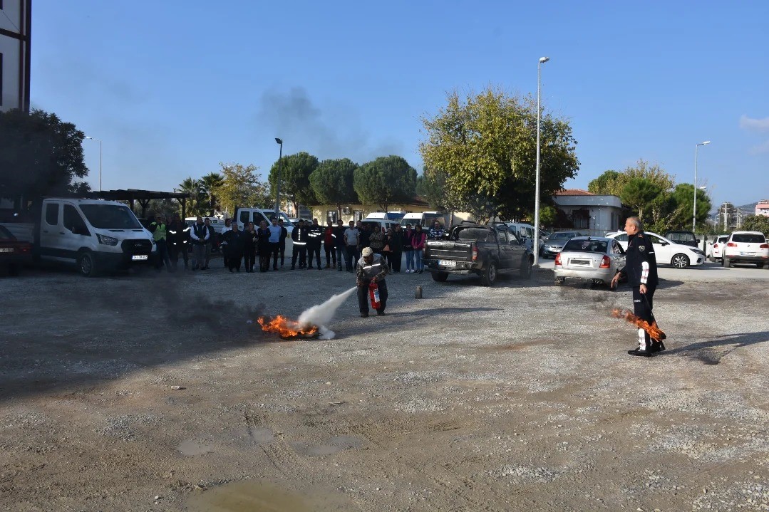 Germencik Belediyesi personeline yangın eğitimi
