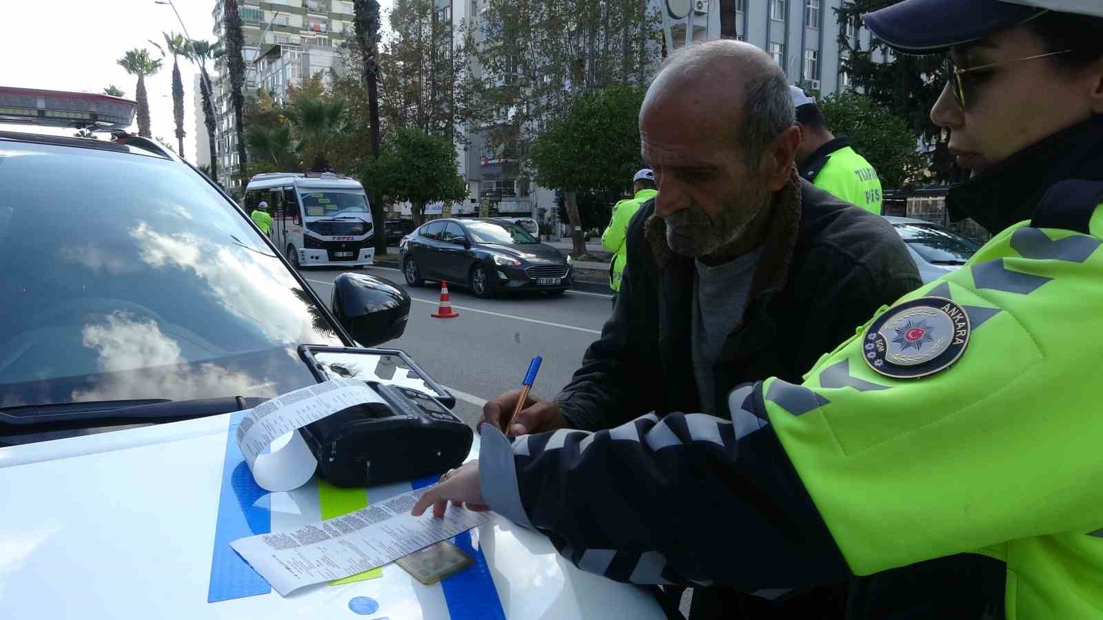 Yayalara yol vermediği için ceza yedi, 