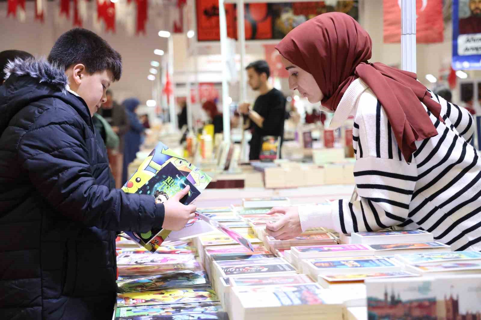 Elazığ’da Kitap Fuarı’na yoğun ilgi
