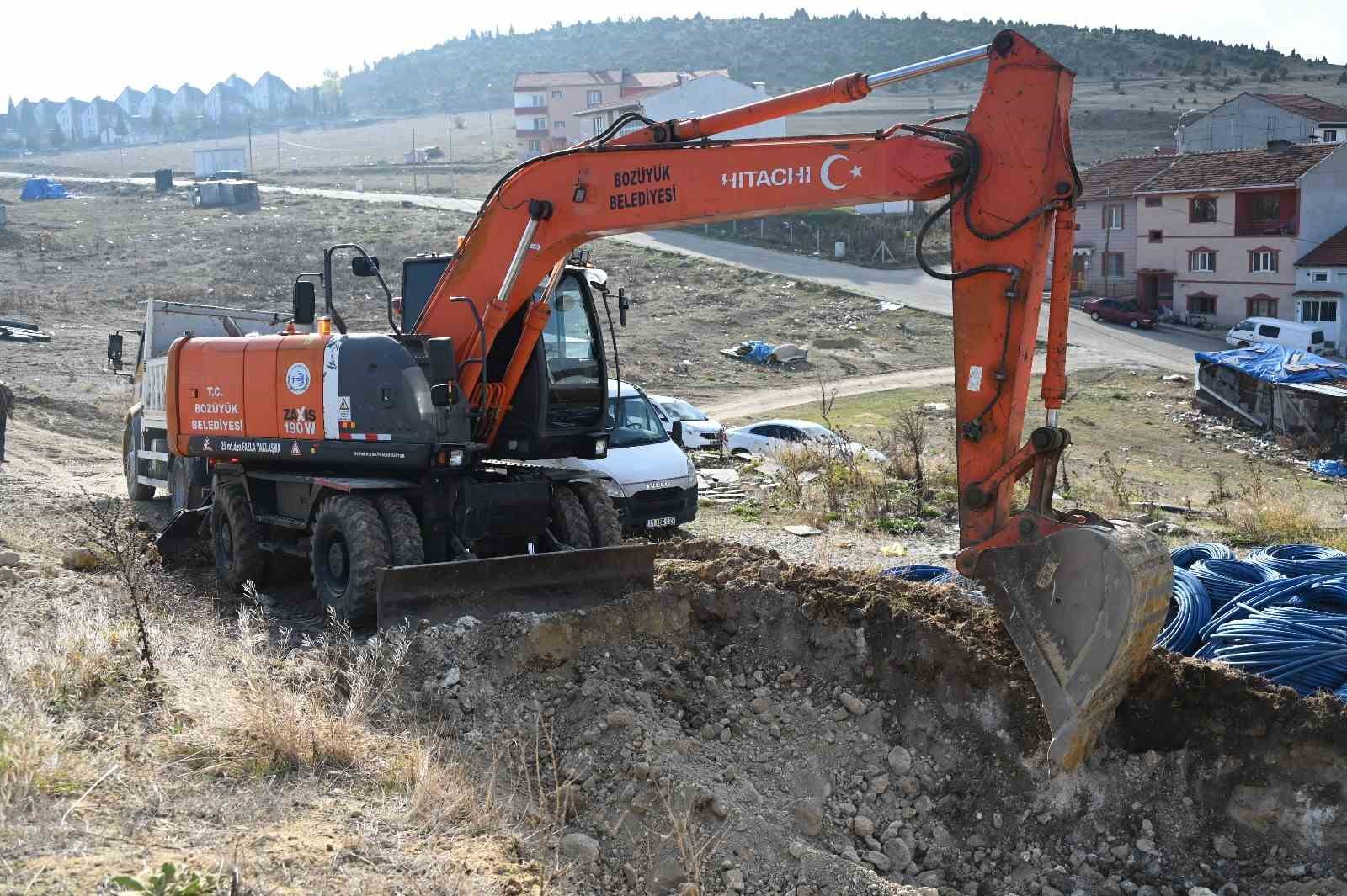 Bozüyük’te altyapı çalışmaları yeni hat yapım çalışmalarıyla devam ediyor
