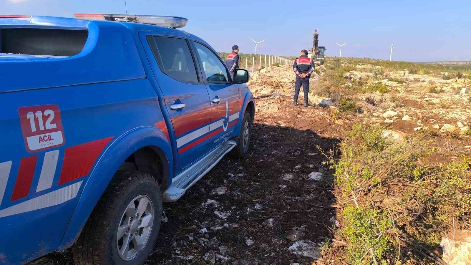 Hazine arazisinde izinsiz yer açarken yakalandı
