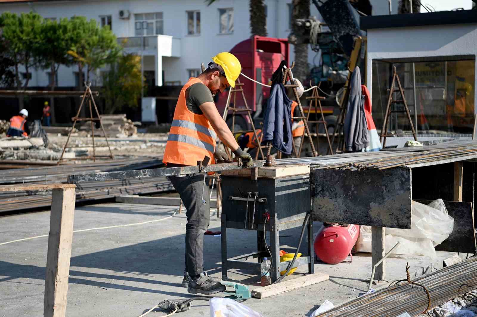 Kuşadası Yaşam, Kültür ve Spor Merkezi’nin yapımı başladı
