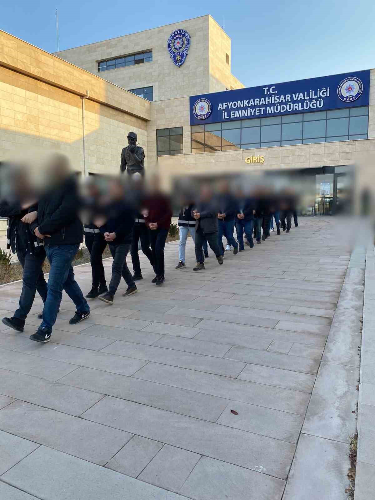 FETÖ’ye Afyonkarahisar merkezli KISKAÇ-30 operasyonu: 22 gözaltı
