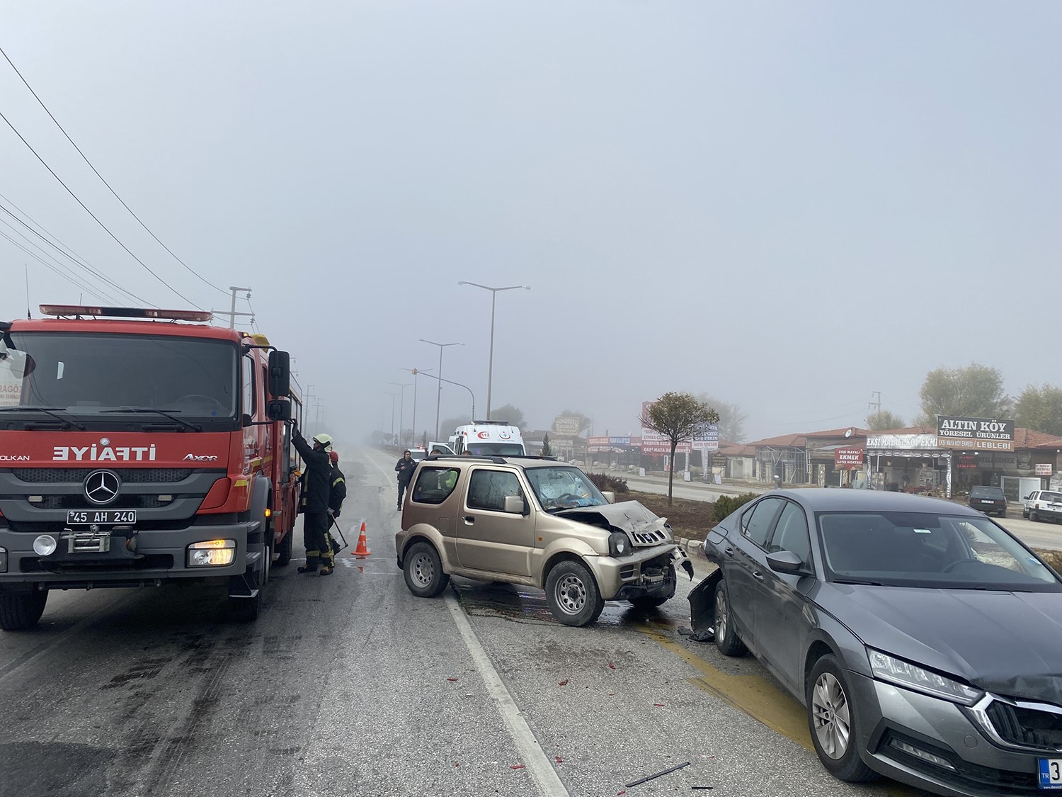 Sisli hava zincirleme kazayı beraberinde getirdi: 2 yaralı
