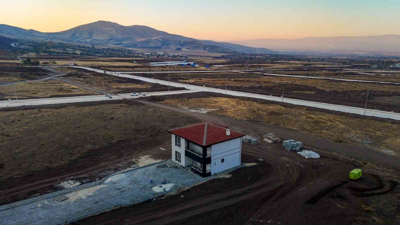 Yıllık 4 bin 500 ton kırmızı etin üretileceği Elazığ Besi OSB’de yer tahsisleri başladı
