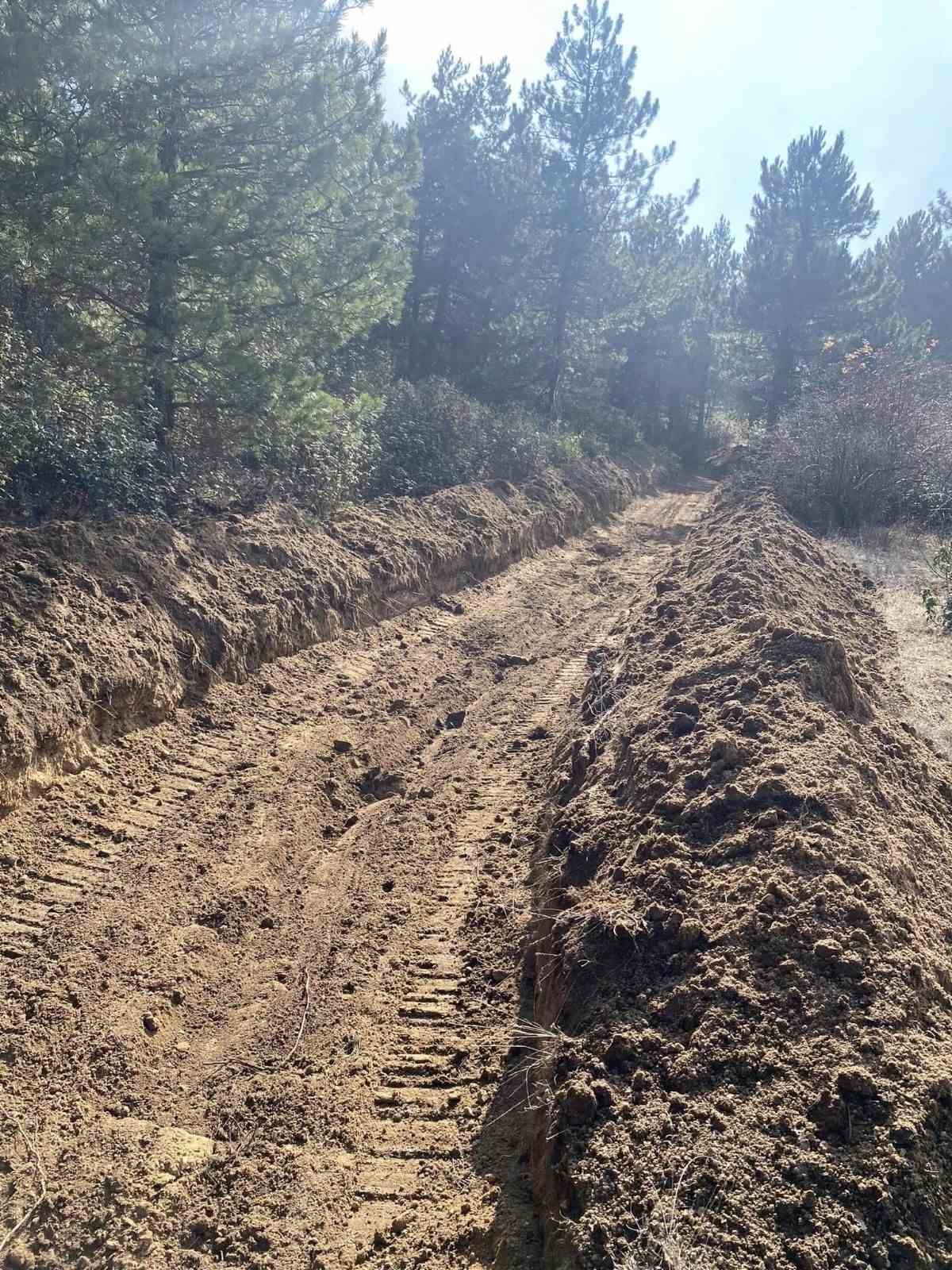 Kuruyan Yayla Gölünü besleyen kanalların bakımına başlandı
