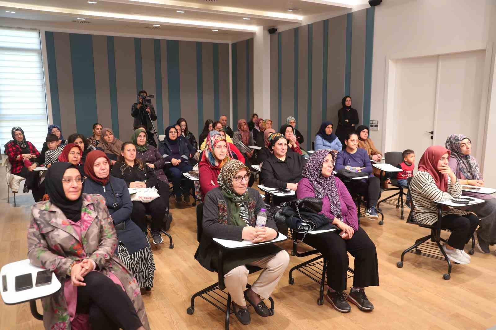 Merkezefendi’de bağımlılıklar ve ailenin rolü semineri gerçekleşti
