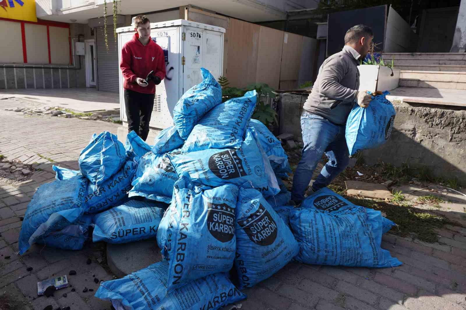 Beylikdüzü Belediyesi’nden yakacak yardımı
