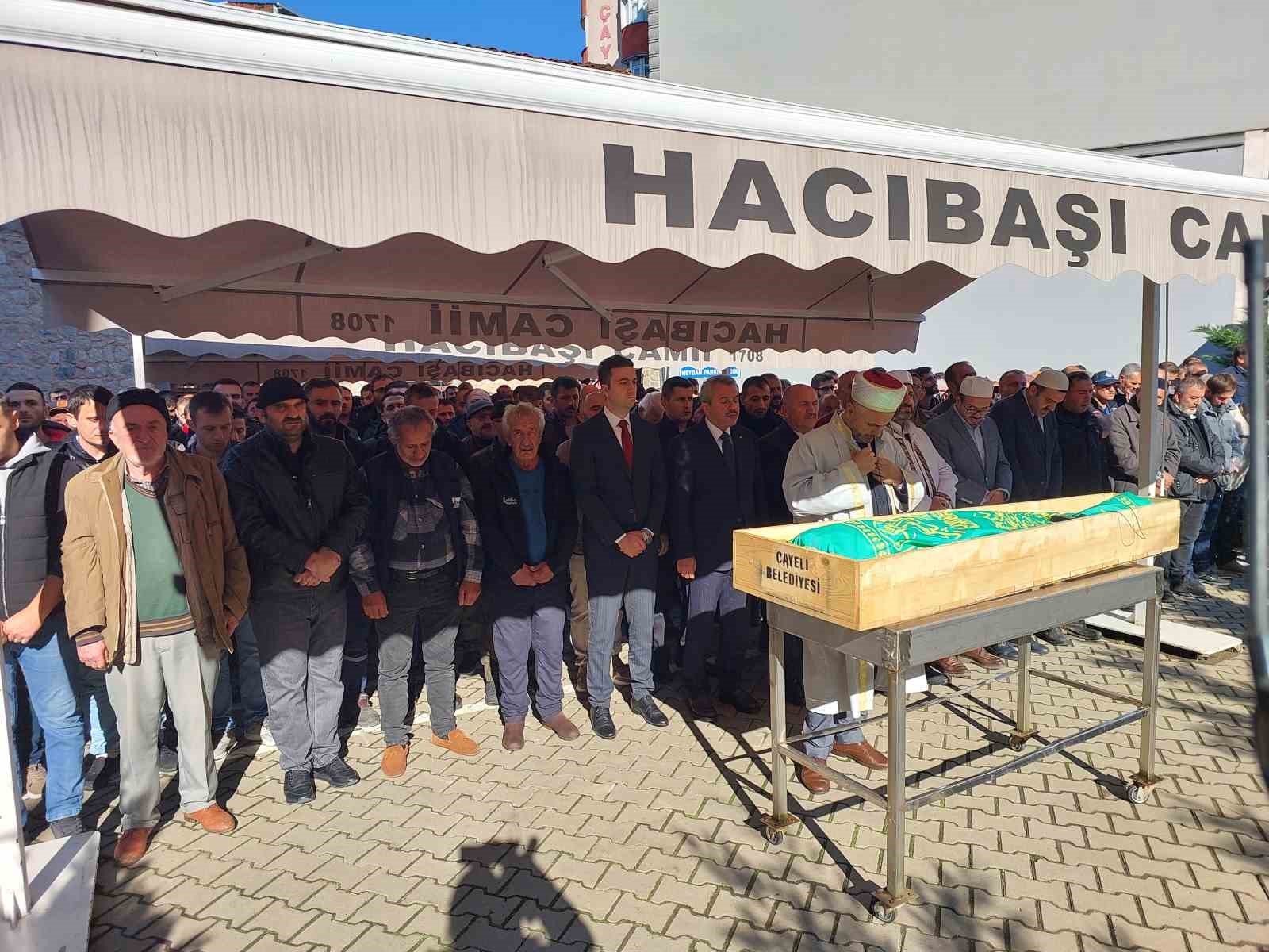 Rize’deki heyelandan hayatını kaybeden şahıs son yolculuğuna uğurlandı
