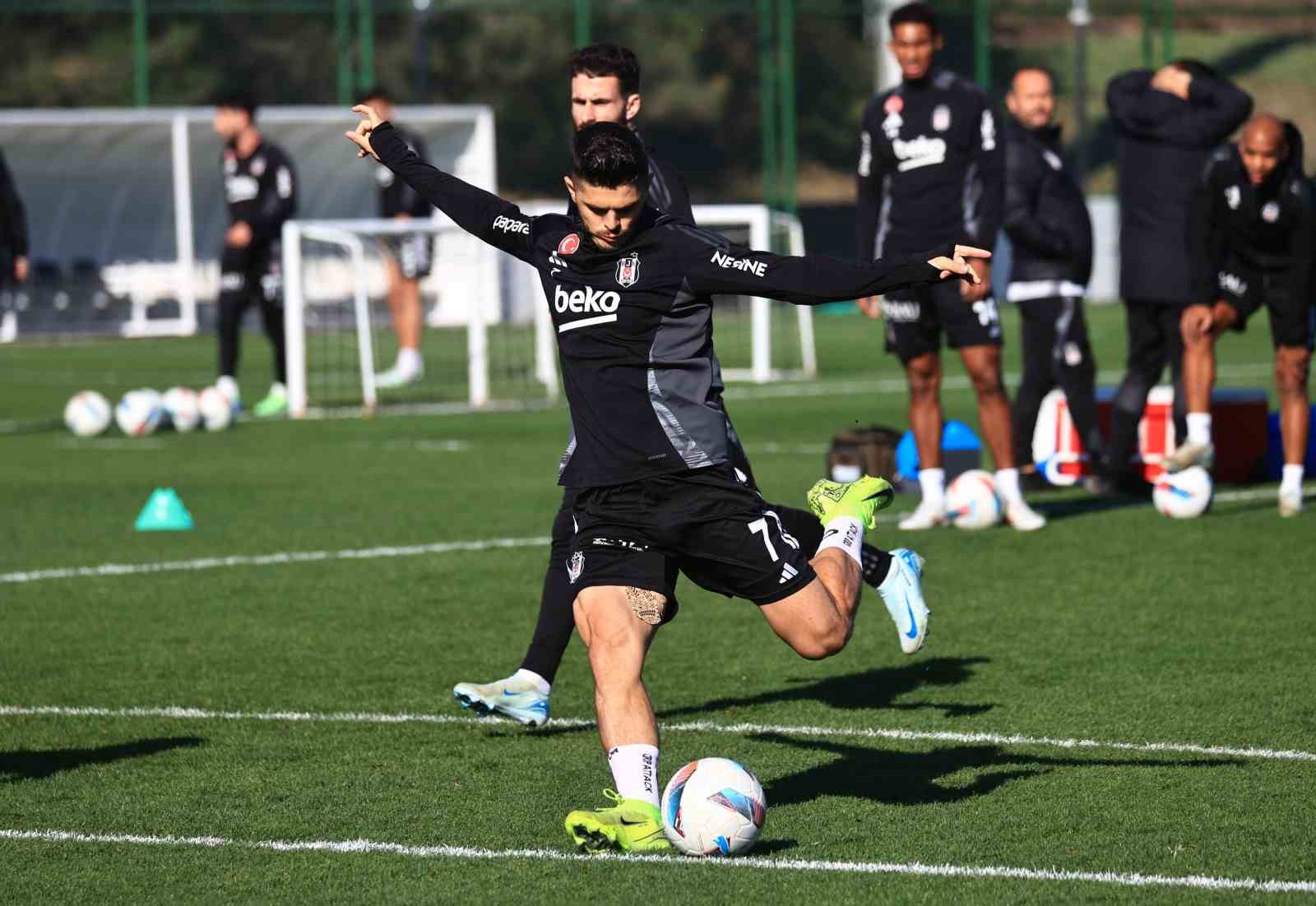 Beşiktaş, Göztepe maçının çalışmalarını sürdürdü
