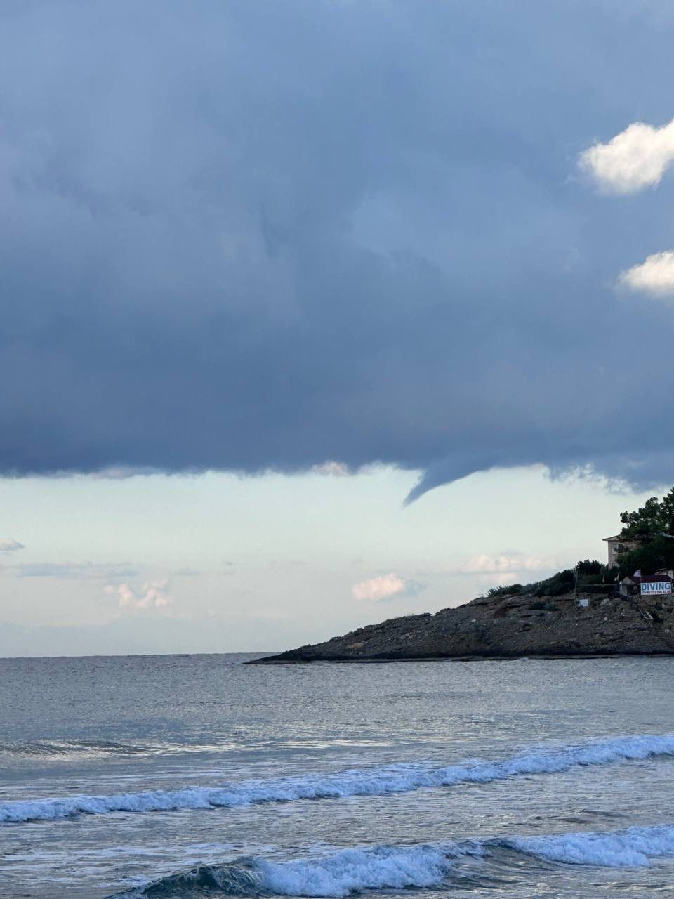 Alanya’da aynı anda çıkan iki hortum kamerada
