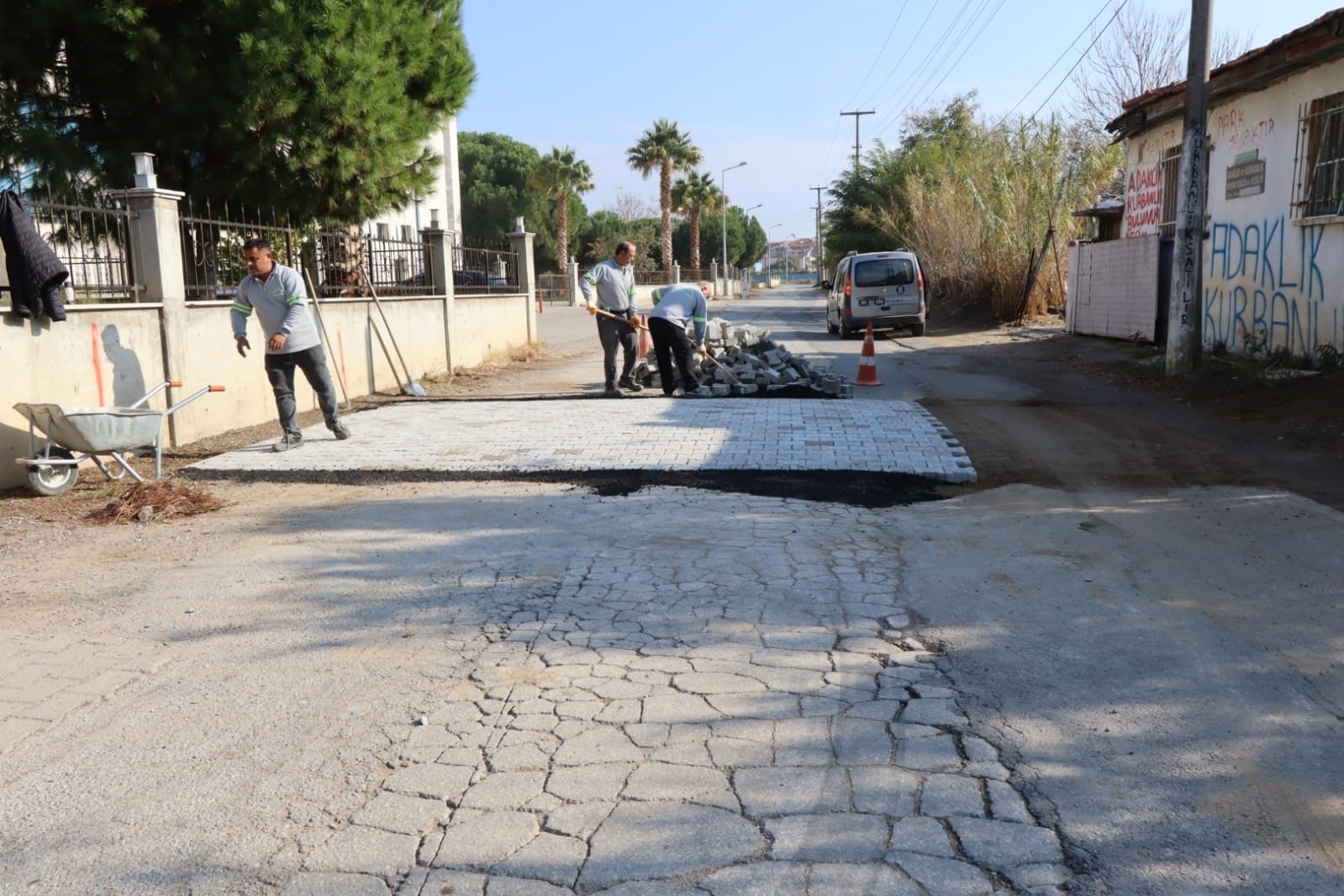 Nazilli Belediyesi, Yeşilyurt’taki yol çalışmalarını tamamladı
