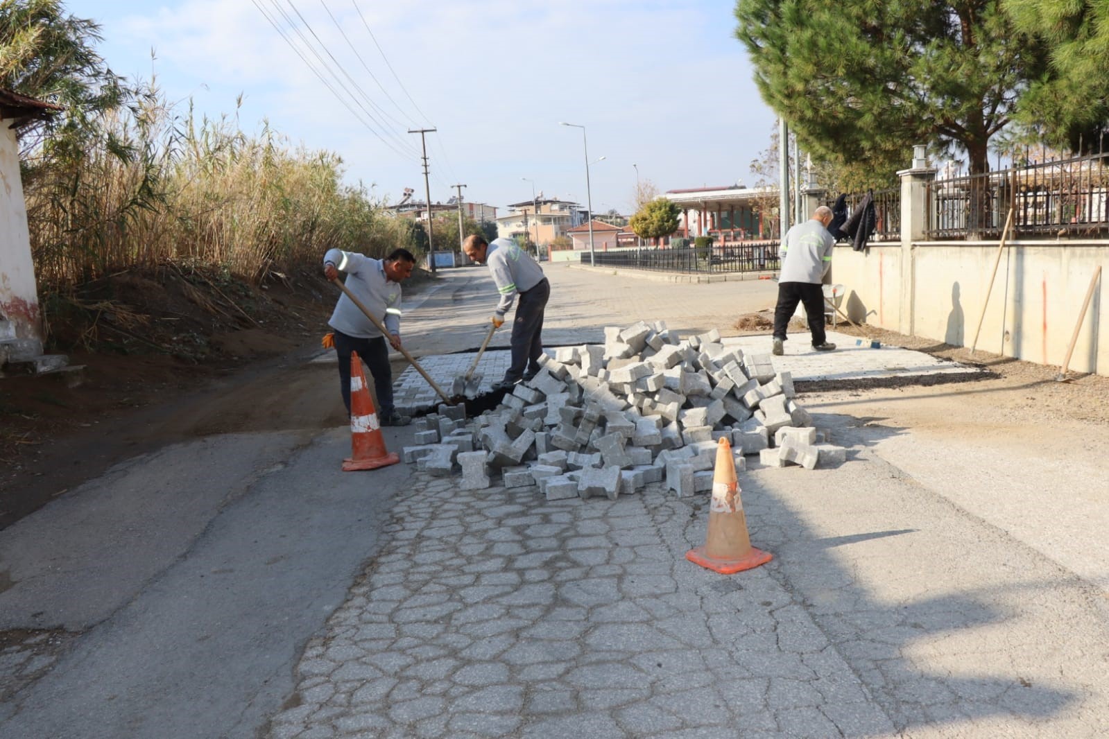 Nazilli Belediyesi, Yeşilyurt’taki yol çalışmalarını tamamladı
