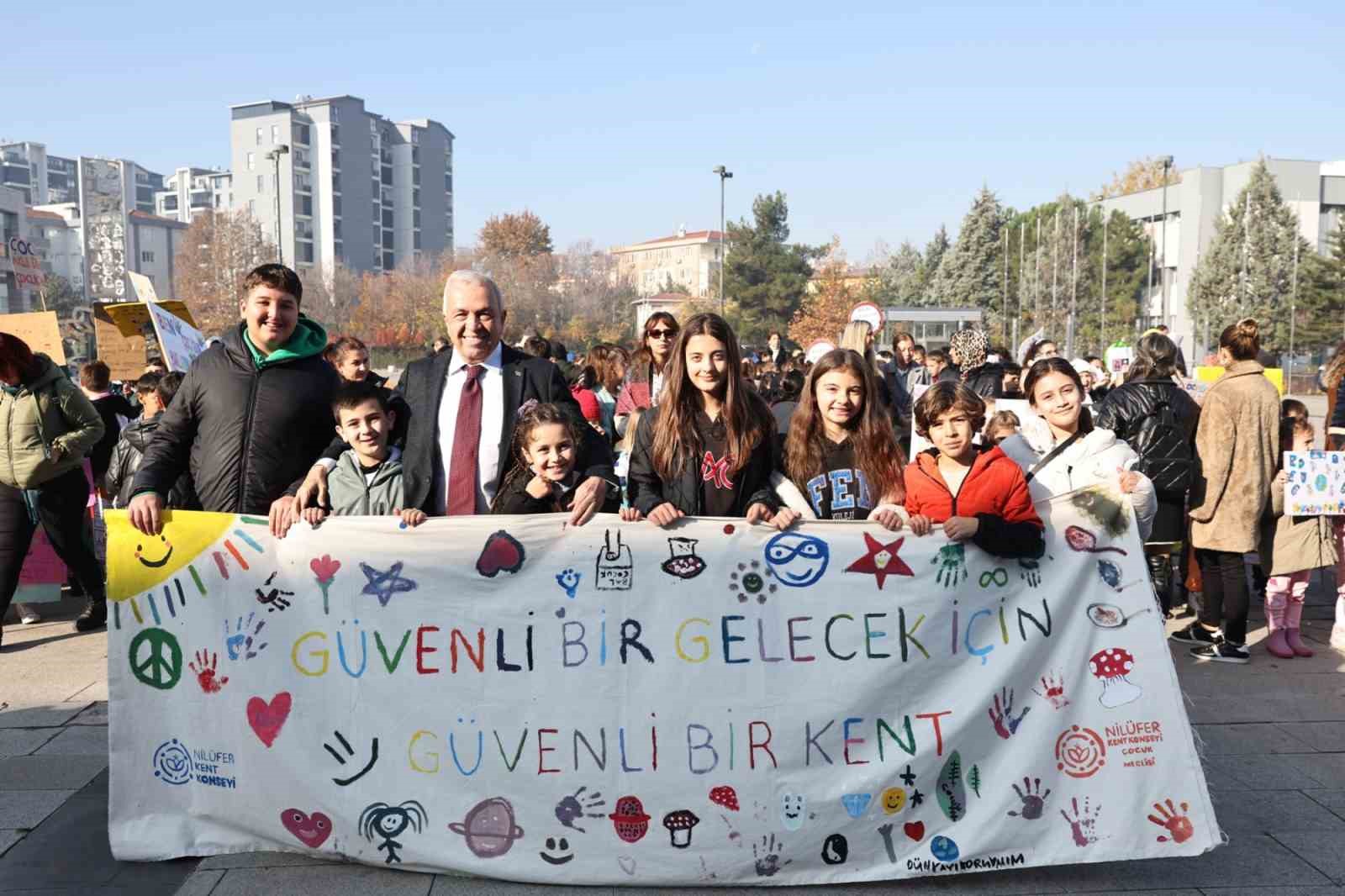 Nilüferli çocuklar ’Güvenli kent’ için yürüdü
