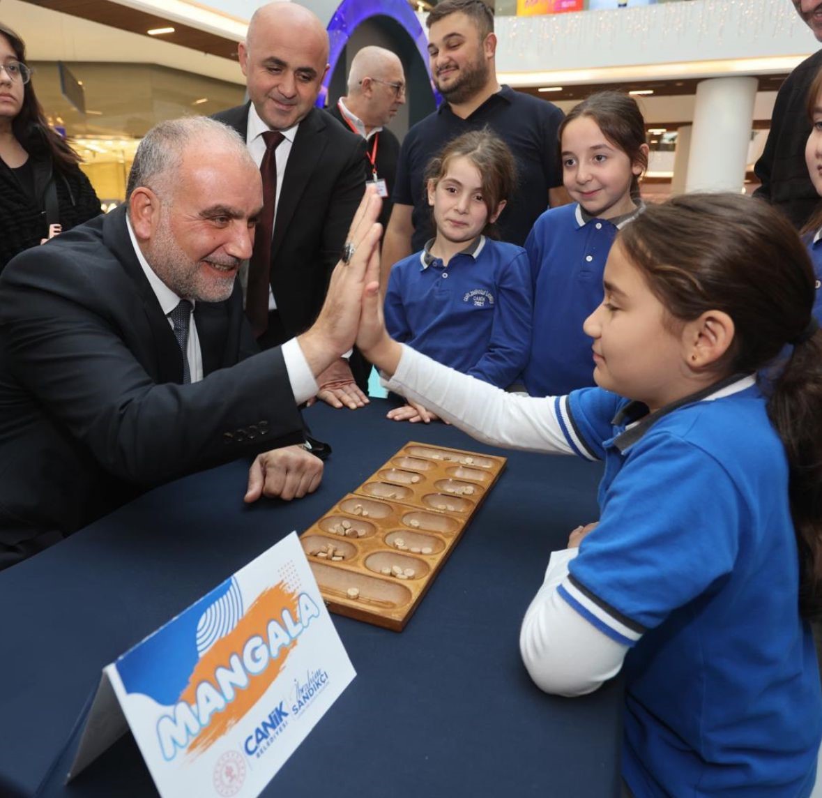 Canik’te Zeka Geliştirici Ahşap Akıl ve Strateji Oyunları El Sanatları Sergisi açıldı
