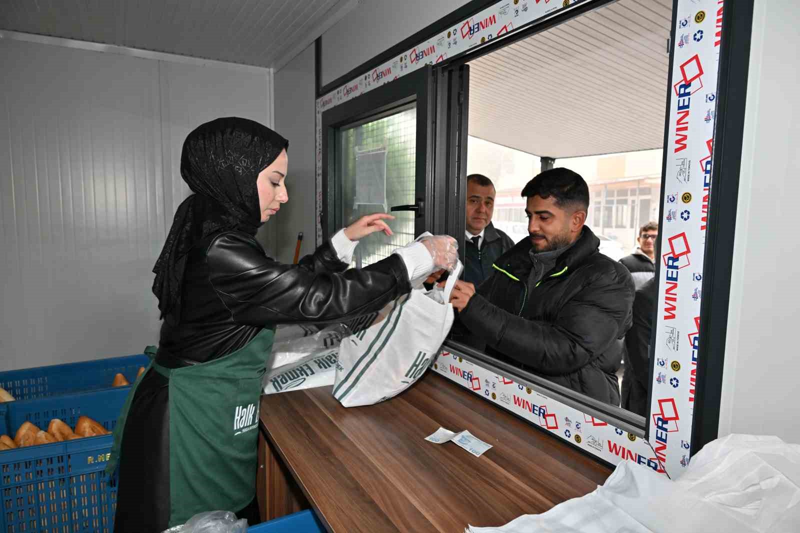 Halk Ekmek Şehzadeler’de de hizmete başladı
