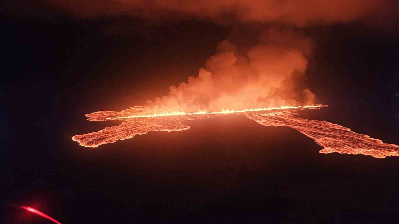 İzlanda’nın Reykjanes Yarımadası’ndaki yanardağ 7. kez patladı
