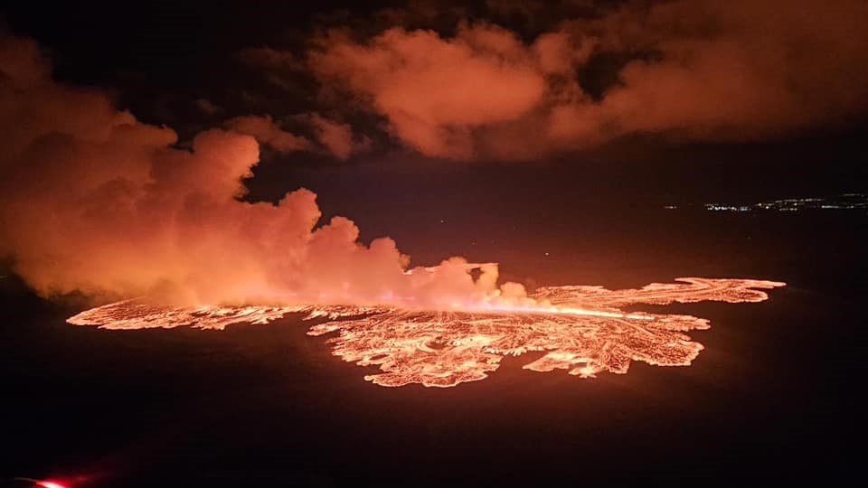 İzlanda’nın Reykjanes Yarımadası’ndaki yanardağ 7. kez patladı
