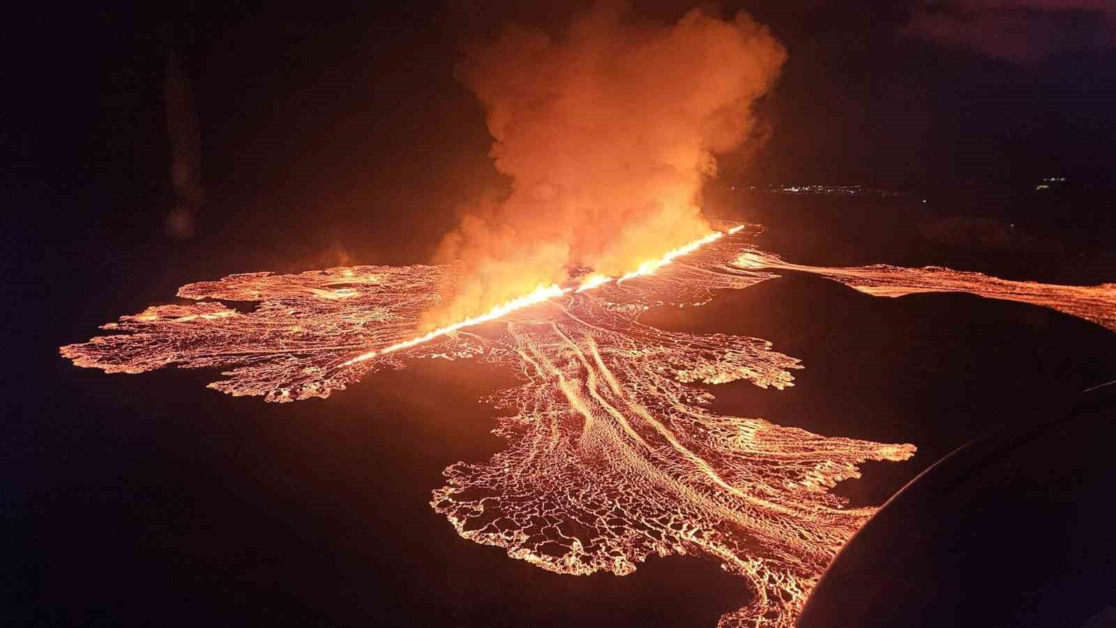 İzlanda’nın Reykjanes Yarımadası’ndaki yanardağ 7. kez patladı
