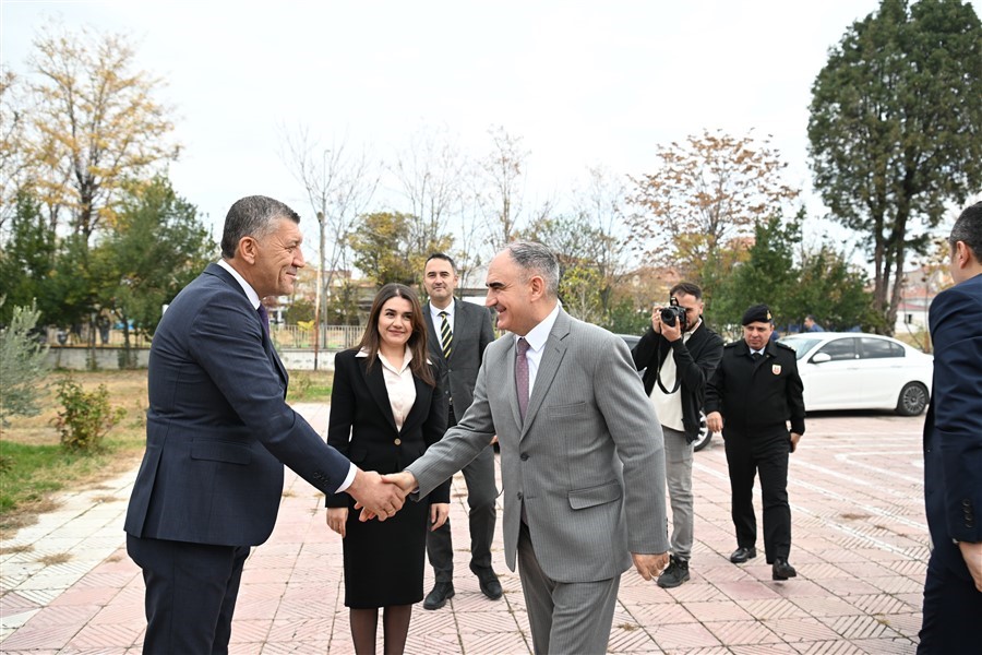 Vali Özkan ilçe değerlendirme toplantılarını sürdürüyor
