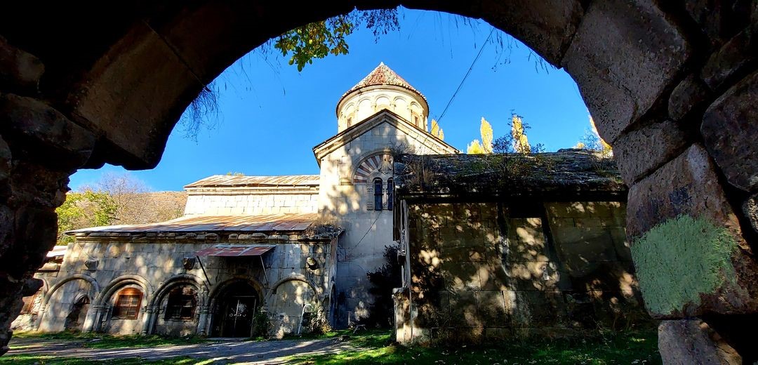 Bağbaşı Taş Camii görenleri büyülüyor
