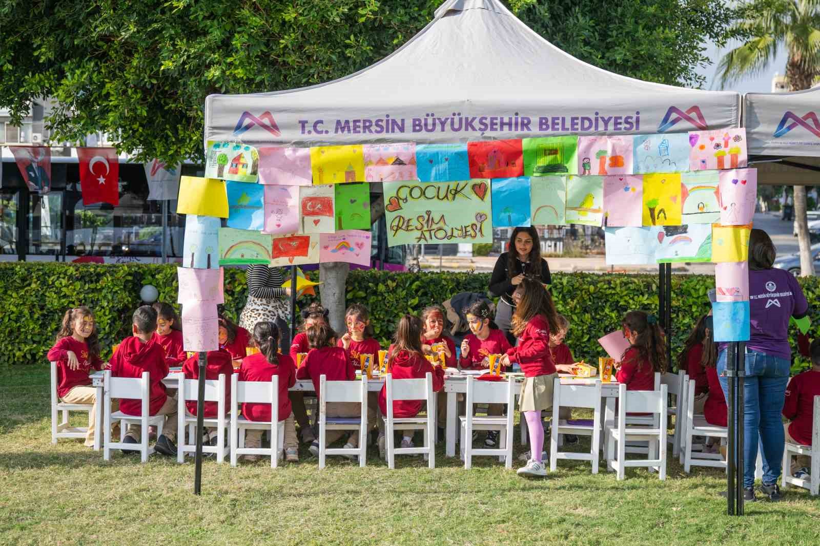 Mersin’de çocuklara, hakları düzenlenen etkinlikle anlatıldı
