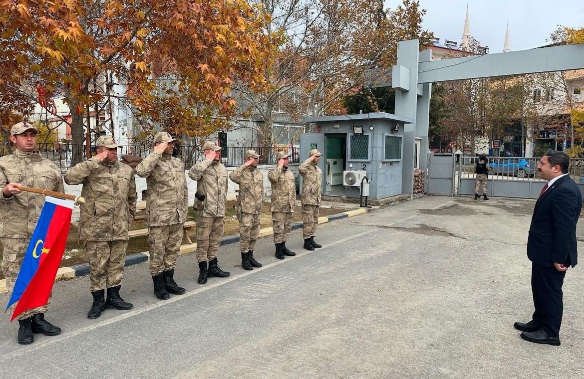 Kaymakam Bozkurtoğlu, jandarma personelleriyle bir araya geldi
