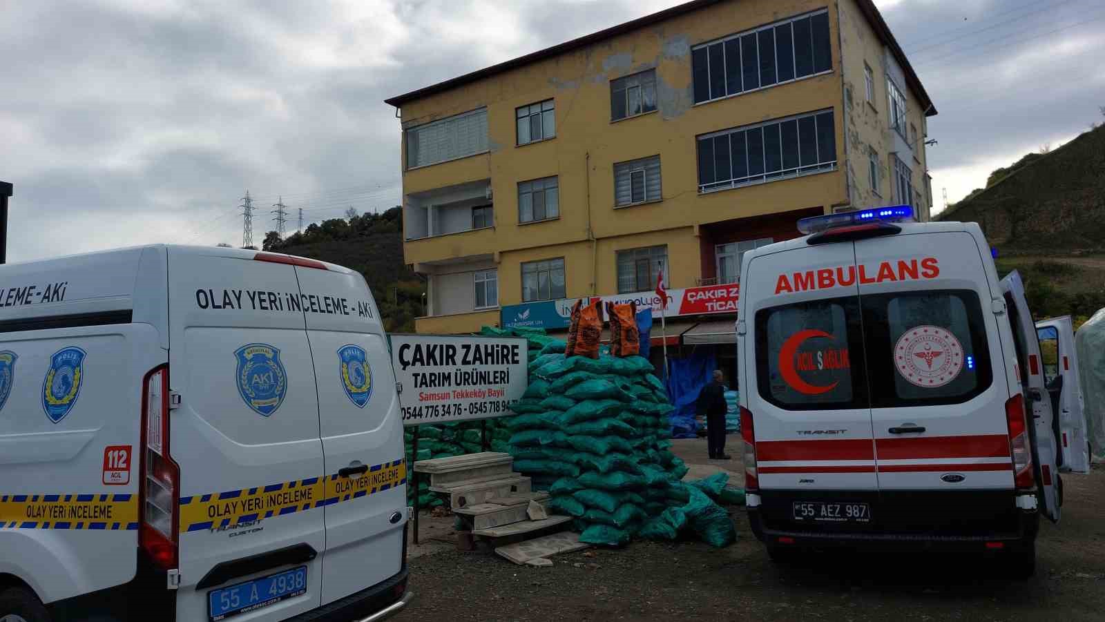 Bilekleri kesilmiş ve tüfekle vurulmuş halde ölü bulundu
