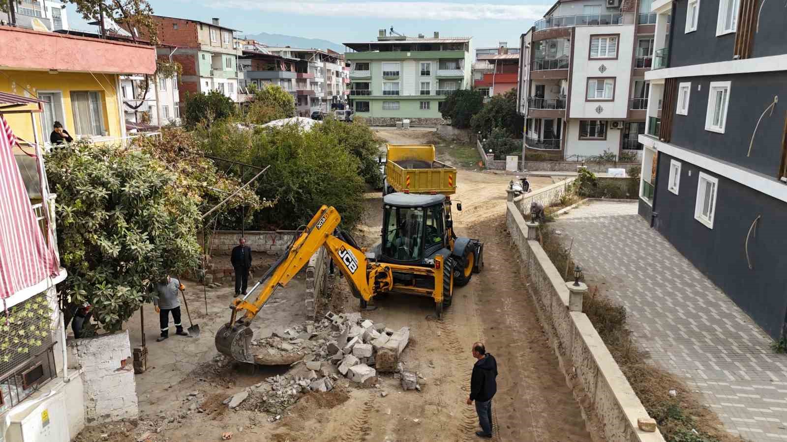 Nazilli’de 2024 yılı için planlanan yol çalışmaları bir bir tamamlanıyor
