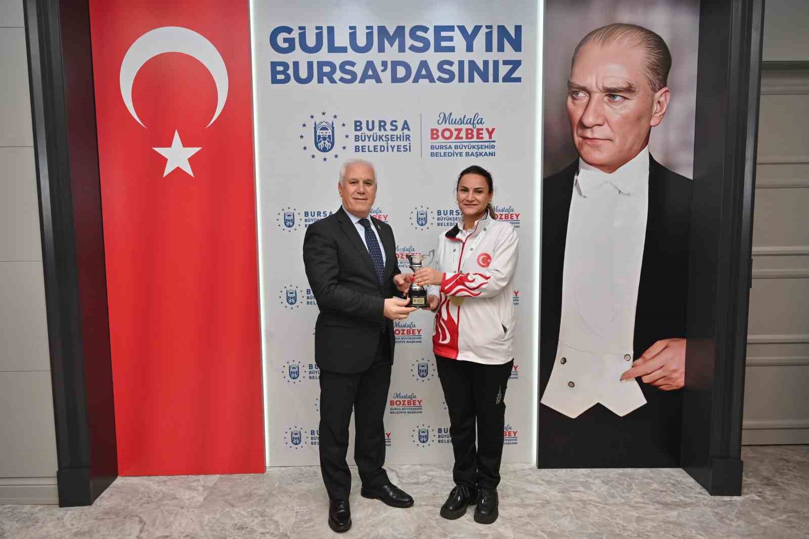 Başkan Bozbey, dünya şampiyonu Dilek Yavaş’ı ağırladı
