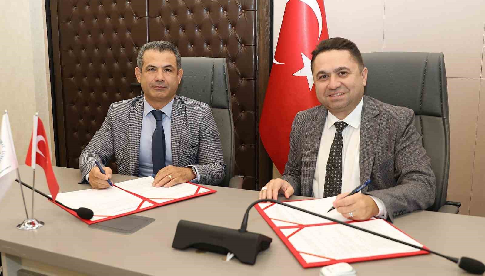 Alkü ve Türkiye Badminton Federasyonu arasında iş birliği protokolü imzalandı
