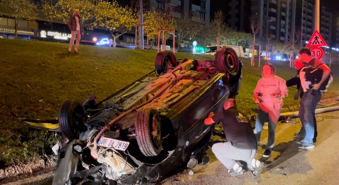 Kontrolden çıkan otomobil refüje çarparak takla attı: 1 yaralı
