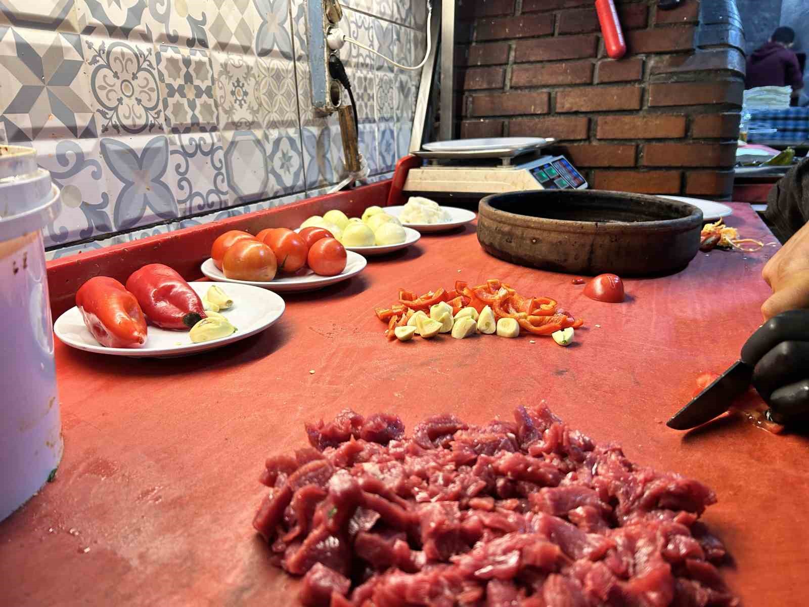 Gastronomi şehri Hatay’ın  tescilli lezzeti Belen tava lezzetiyle damak çatlatıyor
