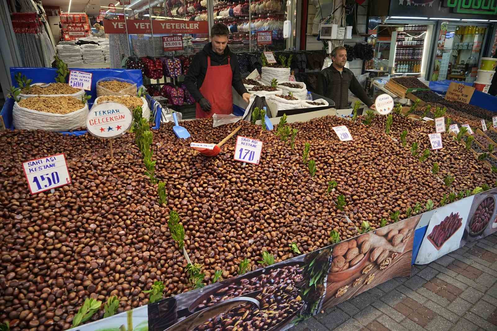 Pazarda Çin kestanesinin yerini yerli kestane aldı
