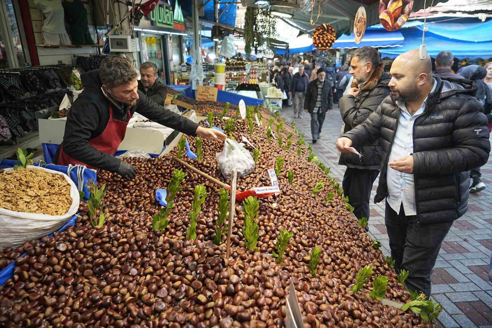 Pazarda Çin kestanesinin yerini yerli kestane aldı
