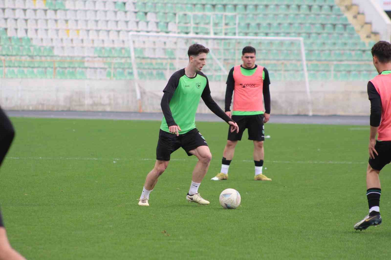 Denizlispor, Edirnespor hazırlıklarını U19 maçıyla sürdürdü
