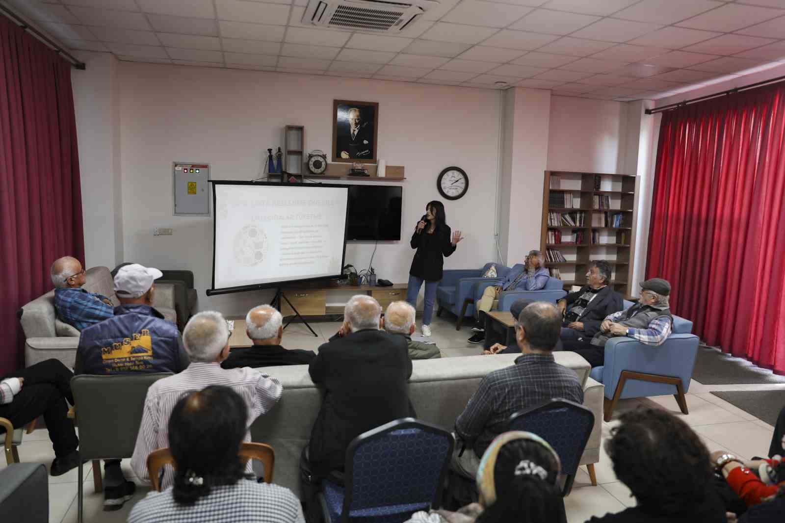 Emekliler, ’ileri yaşta beslenme’ konusunda bilgilendirildi
