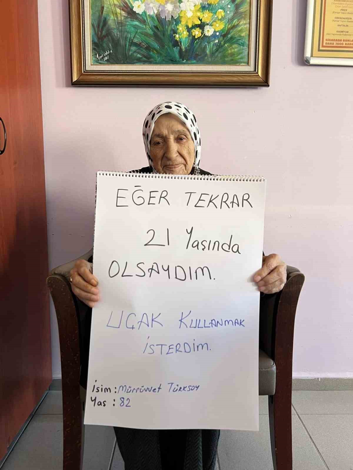 Bilecik’te huzurevi sakinleri hem gülümsetti hem hüzünlendirdi
