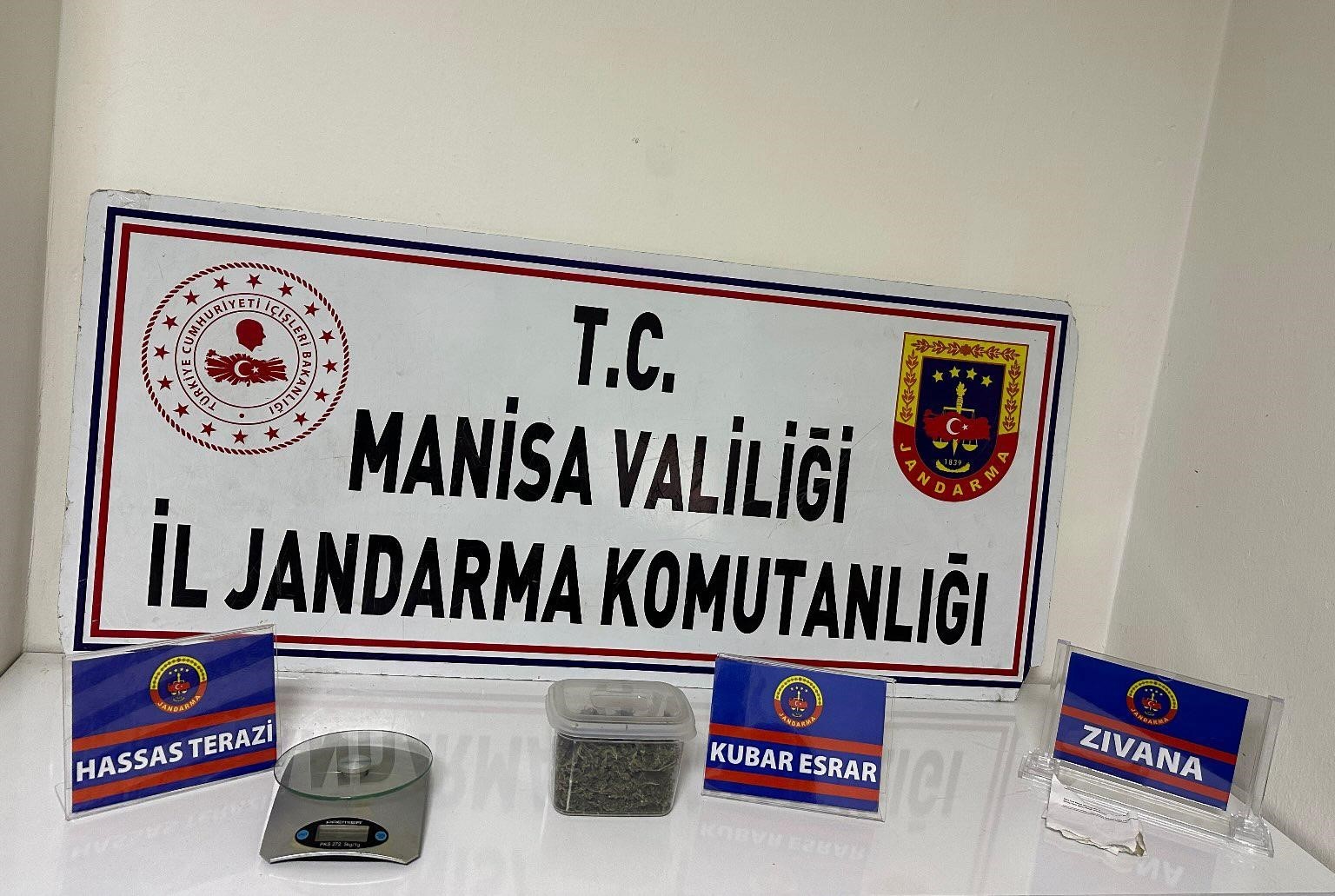 Salihli’de jandarma zehir tacirlerine göz açtırmıyor
