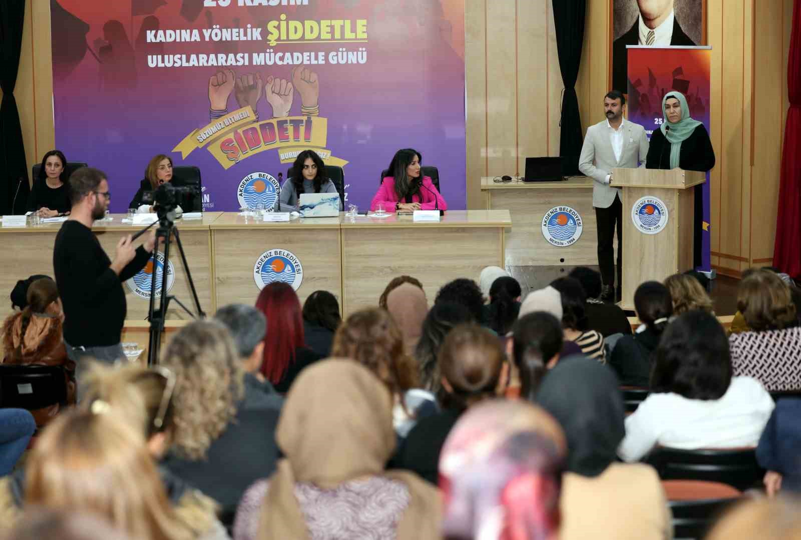 Mersin’de ’Sözümüz bitmedi, şiddeti durduracağız paneli
