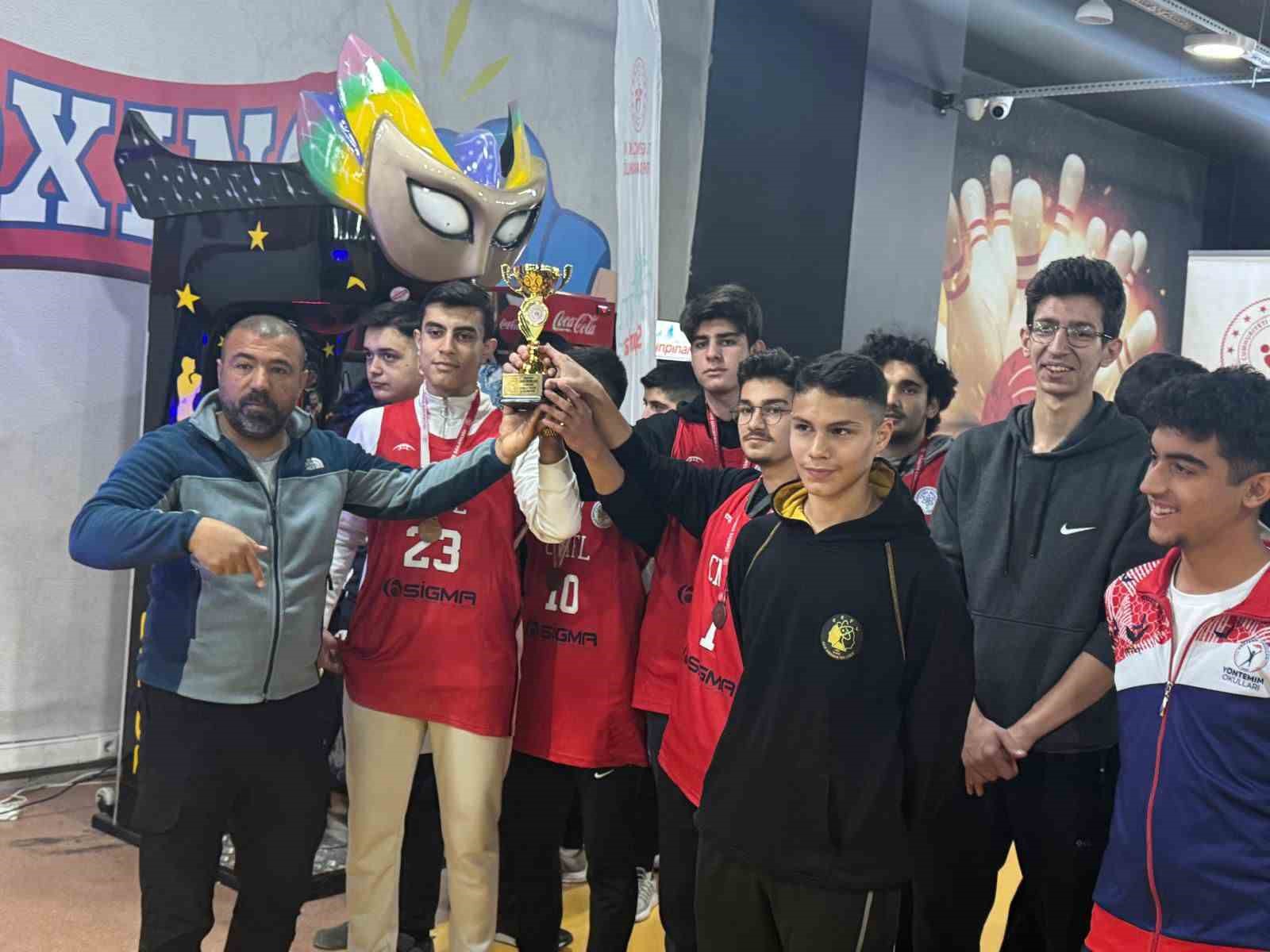 Elazığ’da okullararası bowling müsabakası sona erdi
